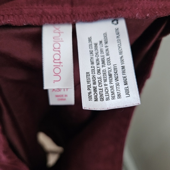 Xhilaration Skirt Burgundy Red Suede Buttons Front Scallop Hem Mini Casual - Picture 6 of 11